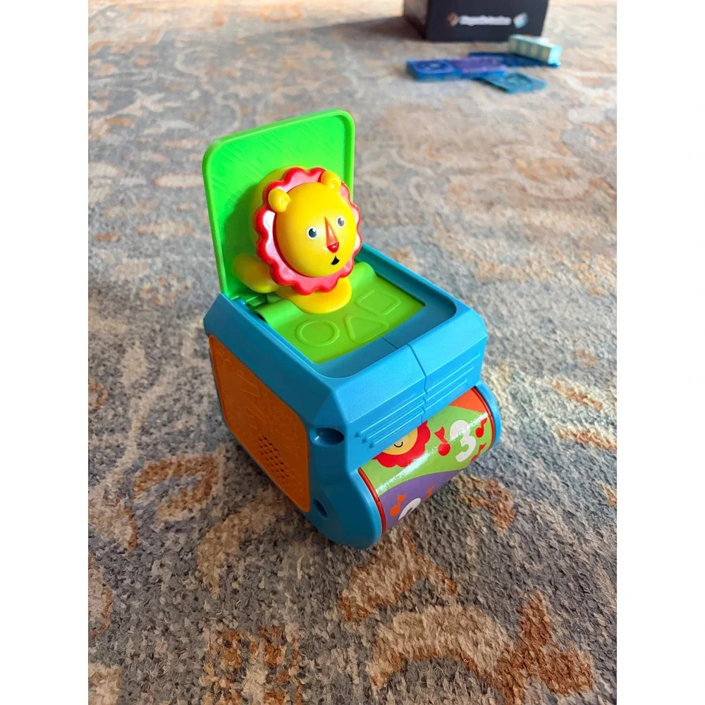 Fisher-Price Spin 'n Surprise Lion Musical Jack-in-the-Box Baby Toddler Toy